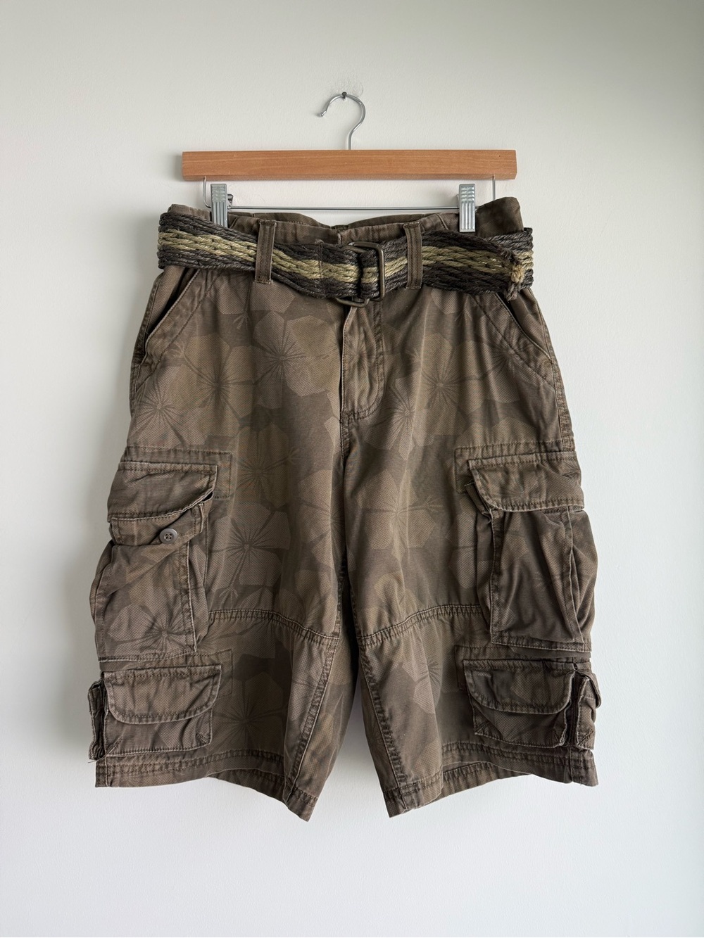 Urban Pipeline Men’s 30 Brown Floral Cargo Shorts Rope Belt Y2K